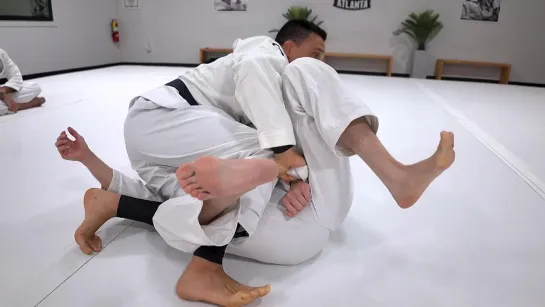 Bruno Frazatto - Overhead Sweep from Reverse De La Riva