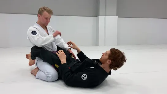 Jon Thomas - The BJJ Hip Bump Sweep and How to Connect It to Other Attacks