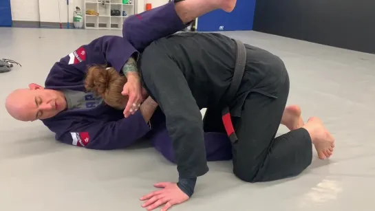 Loop choke variation that makes it very hard to defend.