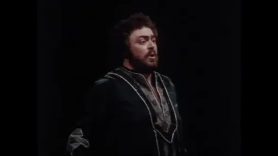 Pavarotti sings Nessun Dorma in 1979