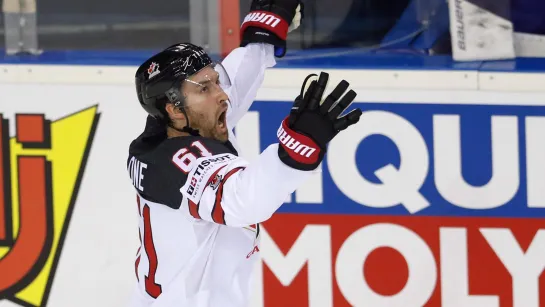 SCORES! - - The birthday boy Mark Stone @GoldenKnights scores with TWO seconds remaining