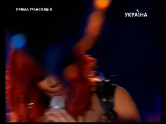 Rihanna & Nuno in Donetsk (Ukraine) (LIVE) (May 14, 2011)