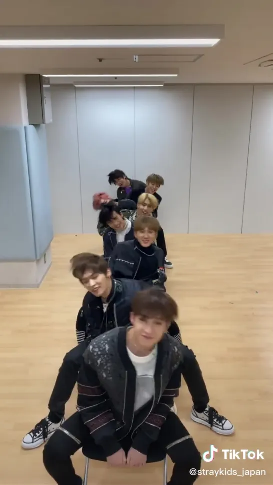 [200225] Stray Kids » TikTok (@.straykids_japan) »