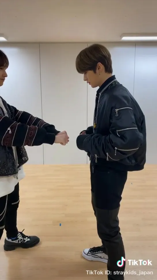 [200211] Stray Kids » TikTok (@.straykids_japan) »