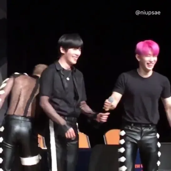 [VK][190302] MONSTA X fancam (Wonho focus) @ Gangnam Fansign