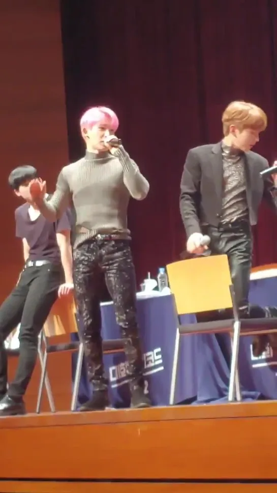 [VK][190303] MONSTA X fancam (Wonho focus) @ Hongdae Fansign