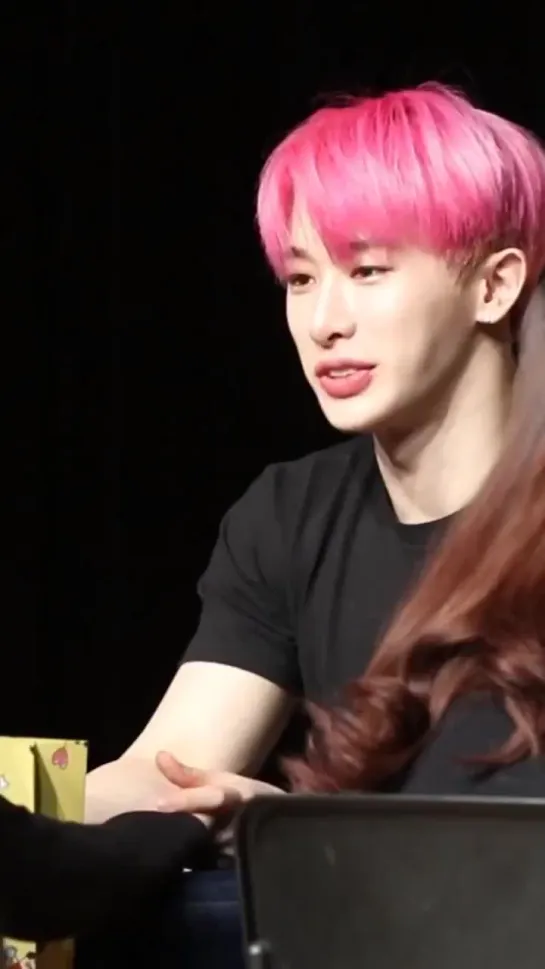 [VK][190302] MONSTA X fancam (Wonho focus) @ Gangnam Fansign