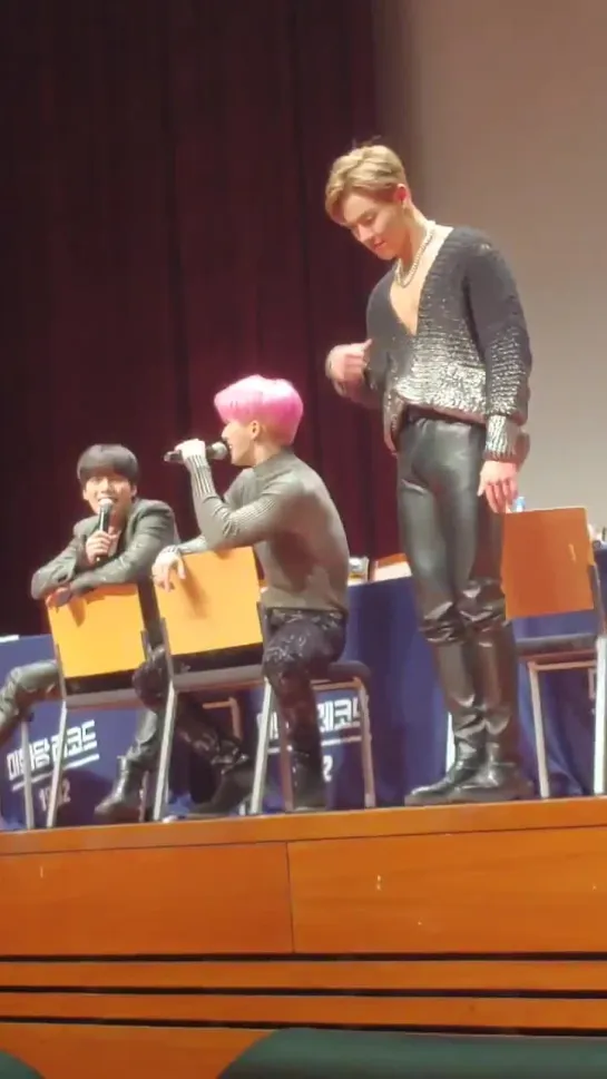 [VK][190303] MONSTA X fancam (Wonho focus) @ Hongdae Fansign