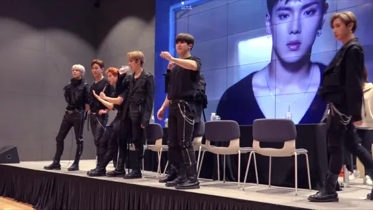 [VK][181110] MONSTA X fancam @ Yongsan Fansign