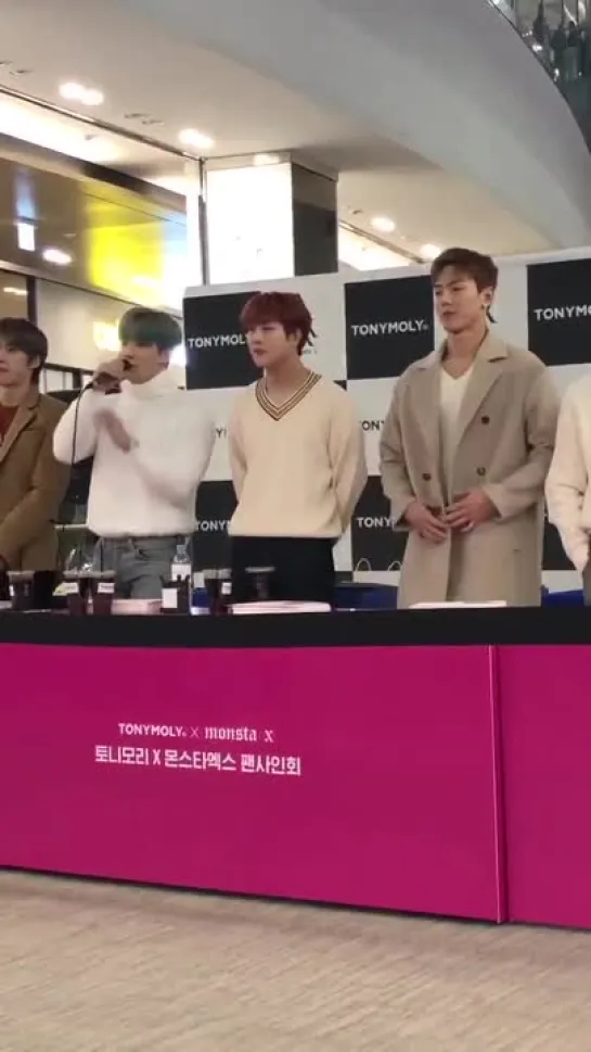 [VK][181216] MONSTA X fancam @ TONY MOLY Fansign