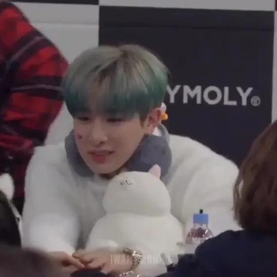 [VK][181216] MONSTA X fancam (Wonho focus) @ TONY MOLY Fansign