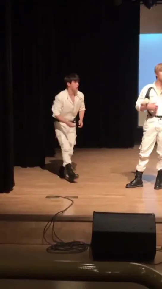 [VK][181104] MONSTA X fancam @ COEX Center Fansign