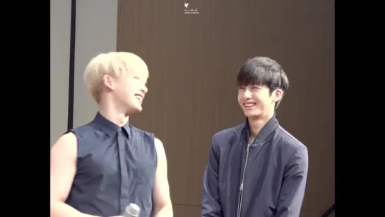 [VK][160527] MONSTA X fancam (Wonho & Hyungwon focus) @ Gwanghwamun Fansign