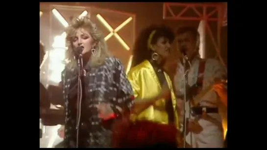 Bonnie Tyler - Holding Out For A Hero (TOTP)