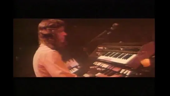 Genesis Live 1976 with Bill Bruford--  Suppers Ready