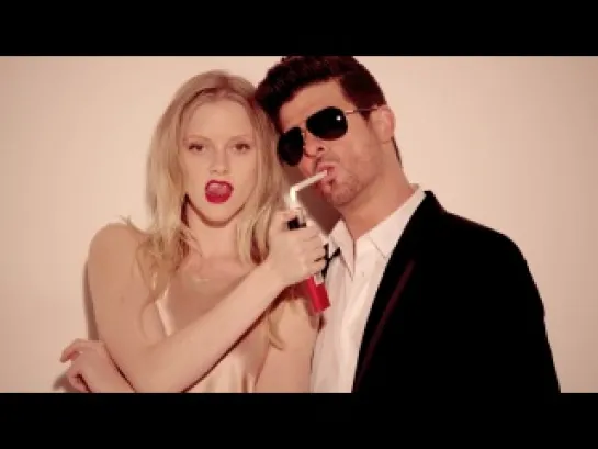 Robin Thicke ft. T.I. & Pharrell -  Blurred Lines (Unrated Version)