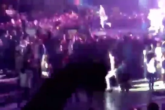 [fancam] 131111 Myungsoo in the crowd of fans @ OGS in San Jose