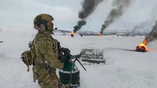 Морские пехотинцы Северного флота отрабатывают новые приемы ведения боя