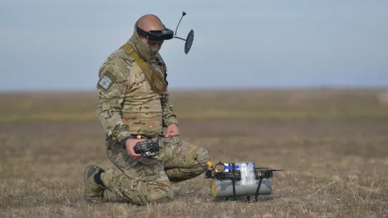 Обучение и подготовка операторов ударных FPV-дронов на базе добровольческого батальона имени П.А.Судоплатова в зоне СВО