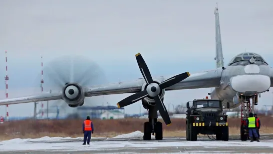 Плановые полеты на самолетах Ту-95МС в Амурском соединении дальней авиации