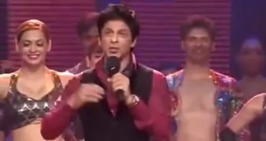 Shah Rukh Khan performing at IIFA Awards 2011, part 1