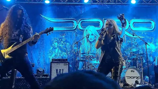 DORO PESCH - Earthshaker Rock (Live In Wildstyle & Tattoo Messe Salzburg, Austria, Oct. 30, 2022) ᶠᴴᴰ.