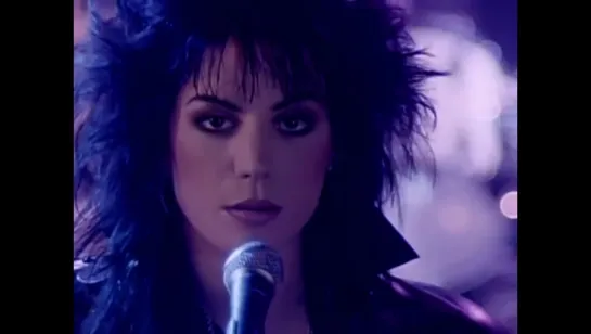 Joan Jett & The Blackhearts - I Hate Myself For Loving You (Official Music Video) 1988 ᴴᴰ.