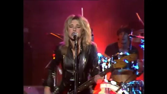 Suzi Quatro - Rock Hard. 1980 ᴴᴰ.