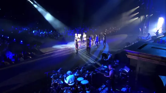 Mylene Farmer - Stade de France 2009 - Désenchantée. [1080p].