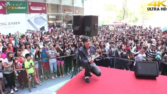 Aaron at "The Aaron Time" DVD Fansign in Kaoshiung (20141004)_3