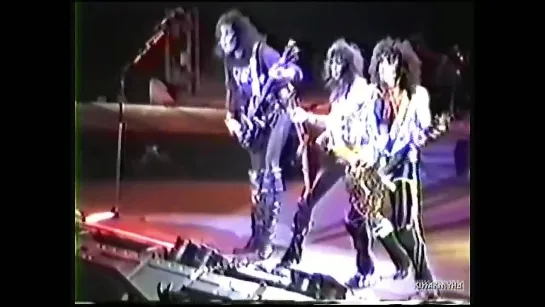 KISS - Fits Like A Glove