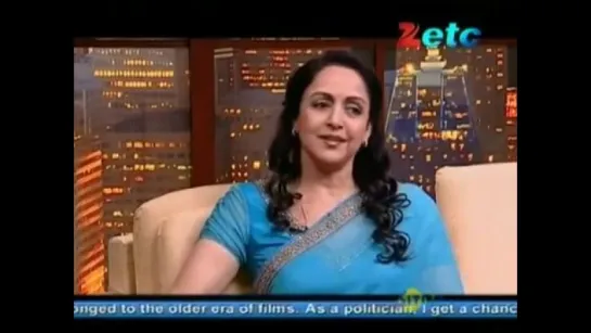 Komal Nahta with Hema Malini