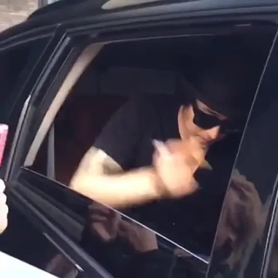 So Ji Sub & his fans (51K - 2015.03.19)