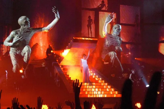 Mylène Farmer_Si j'avais au moins... (Live «En tournée 2009» au "Stade de France")