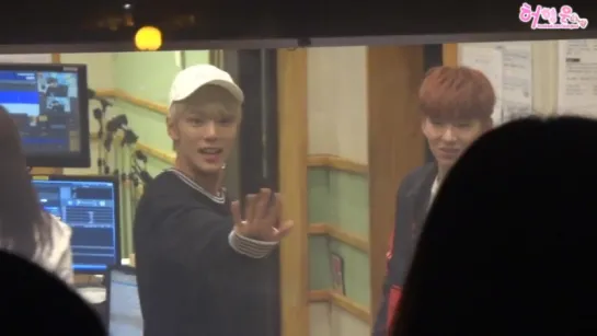 [FC|VK][24.09.2015] SJs Kiss the radio (Minhyuk, Kihyun)