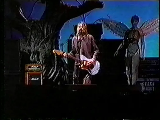 NIRVANA - Serve The Servants (cut) / Come As You Are (cut) (Seattle Center Arena, Seattle, WA, USA, 08.01.1994)