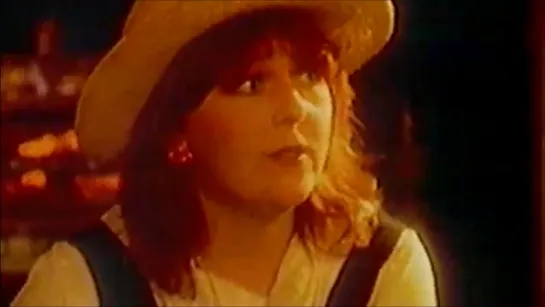 Mike Oldfield and Maggie Reilly - Moonlight Shadow (1983)