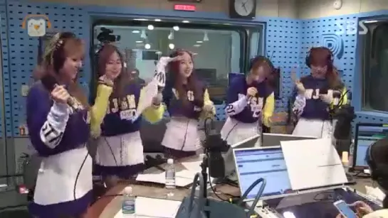 (VIDEO)WJSN. Cosmic Girls sining Mamamoo