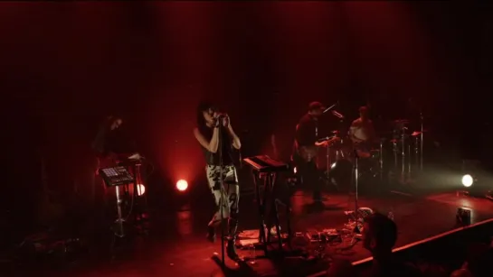 Phantogram - Howlin At The Moon (Live)