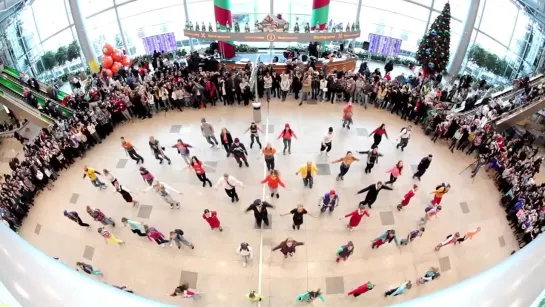 Новогодний флэшмоб в Аэропорту Домодедово ¦ New Year flash mob at Domodedovo Airport