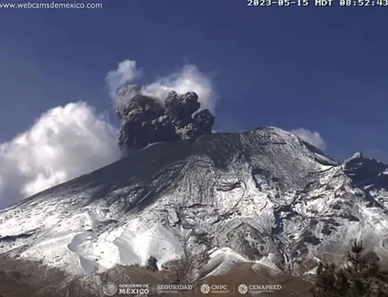 Извержение вулкана Popocatépetl, Мексика