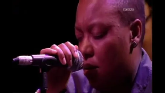 Meshell Ndegeocello - Love You Down (live)