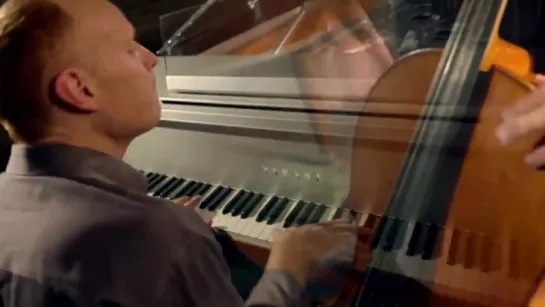 Michael Meets Mozart - 1 Piano, 2 Guys, 100 Cello Tracks - The Piano Guys