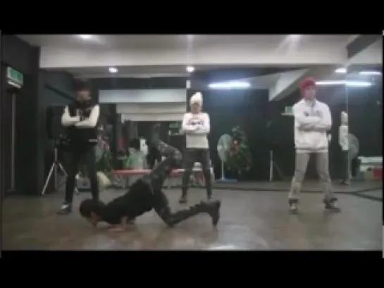 Infinite - BTD (3) - Dance Instruction: Hoya: “Scorpion Dance” Knee Float