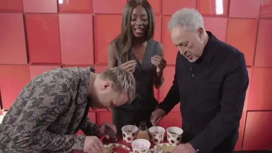 Olly Murs and Tom Jones design each other as pancakes! (The Voice UK 2020)