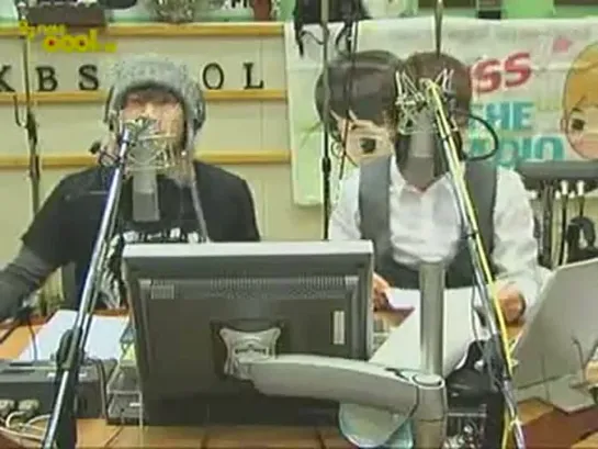 SNSD - I'm A Guy Like This (DJ DOC) Kiss the radio Nov01.2010 Live