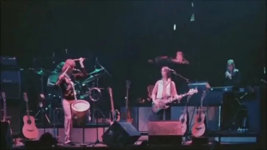 Paul McCartney and Wings - Let 'Em In (Live at The Forum in Inglewood, Los Angeles, California, USA on 22 June 1976)