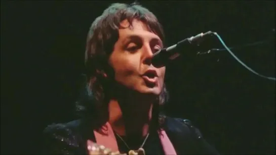 Paul McCartney and Wings - Blackbird (Live at The Forum in Inglewood, Los Angeles, California, USA on 22 June 1976)