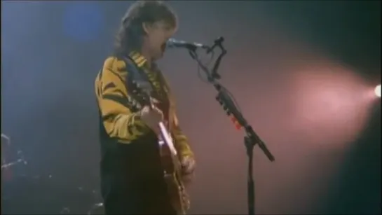 Paul McCartney - Can't Buy Me Love (Live at Wembley Arena in London, England on 24, 26 January 1990)