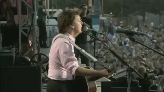 Paul McCartney - Eleanor Rigby (Live at the Hard Rock Calling, Hyde Park in London, England on 27 June 2010)